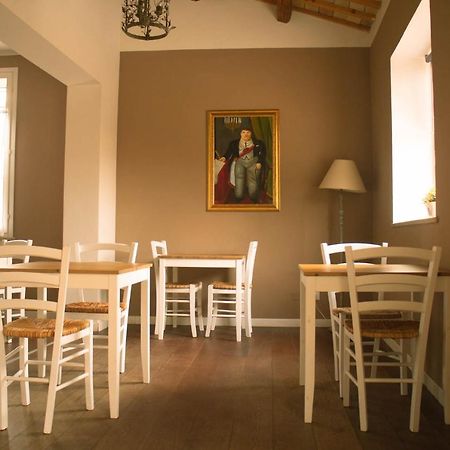 Bed and Breakfast Il Bianconiglio R&B Carraie Exterior foto