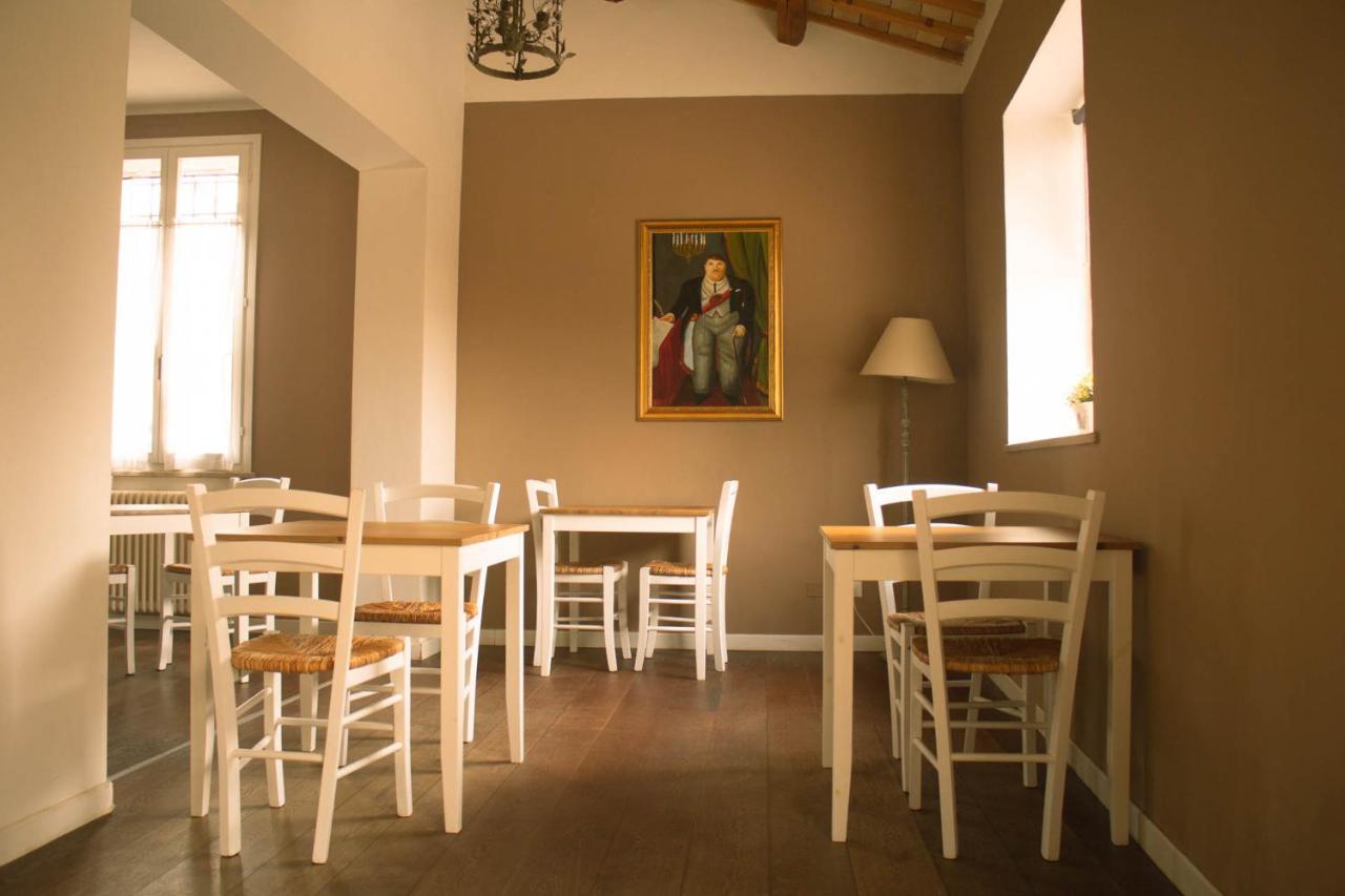 Bed and Breakfast Il Bianconiglio R&B Carraie Exterior foto