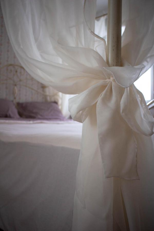 Bed and Breakfast Il Bianconiglio R&B Carraie Exterior foto
